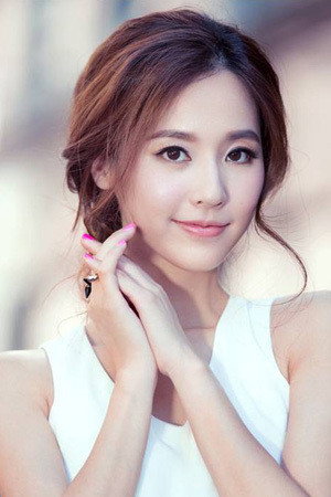 Jiani Wu as Liu Mingluan in The Rulai Palm