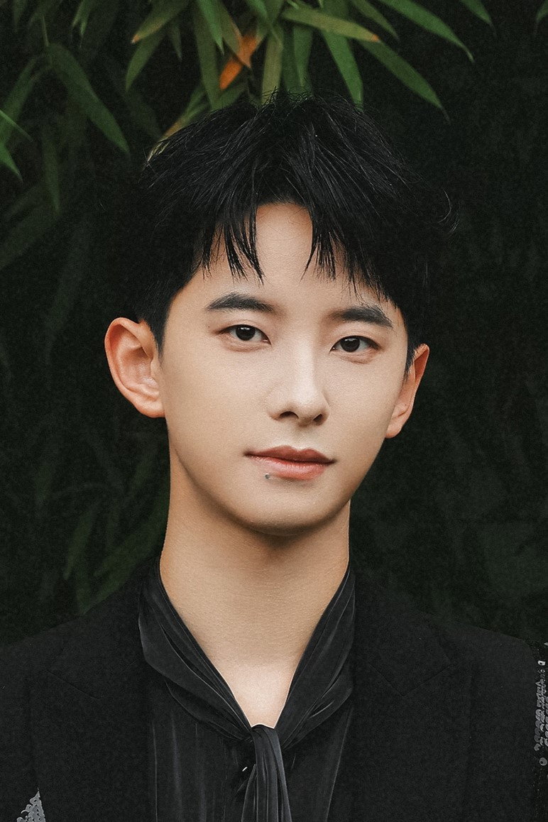 锦超 as Pei Yan in 此夜逢君