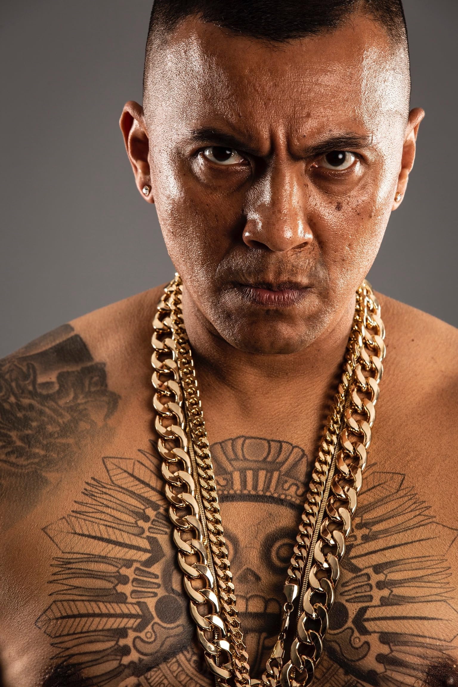 Jose Conejo Martin as Officer Chago in Dominique