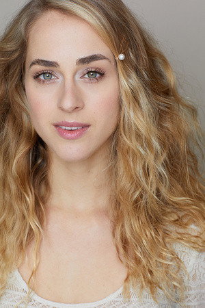 Lucy Powers as Maxine Fletcher in Voyeur