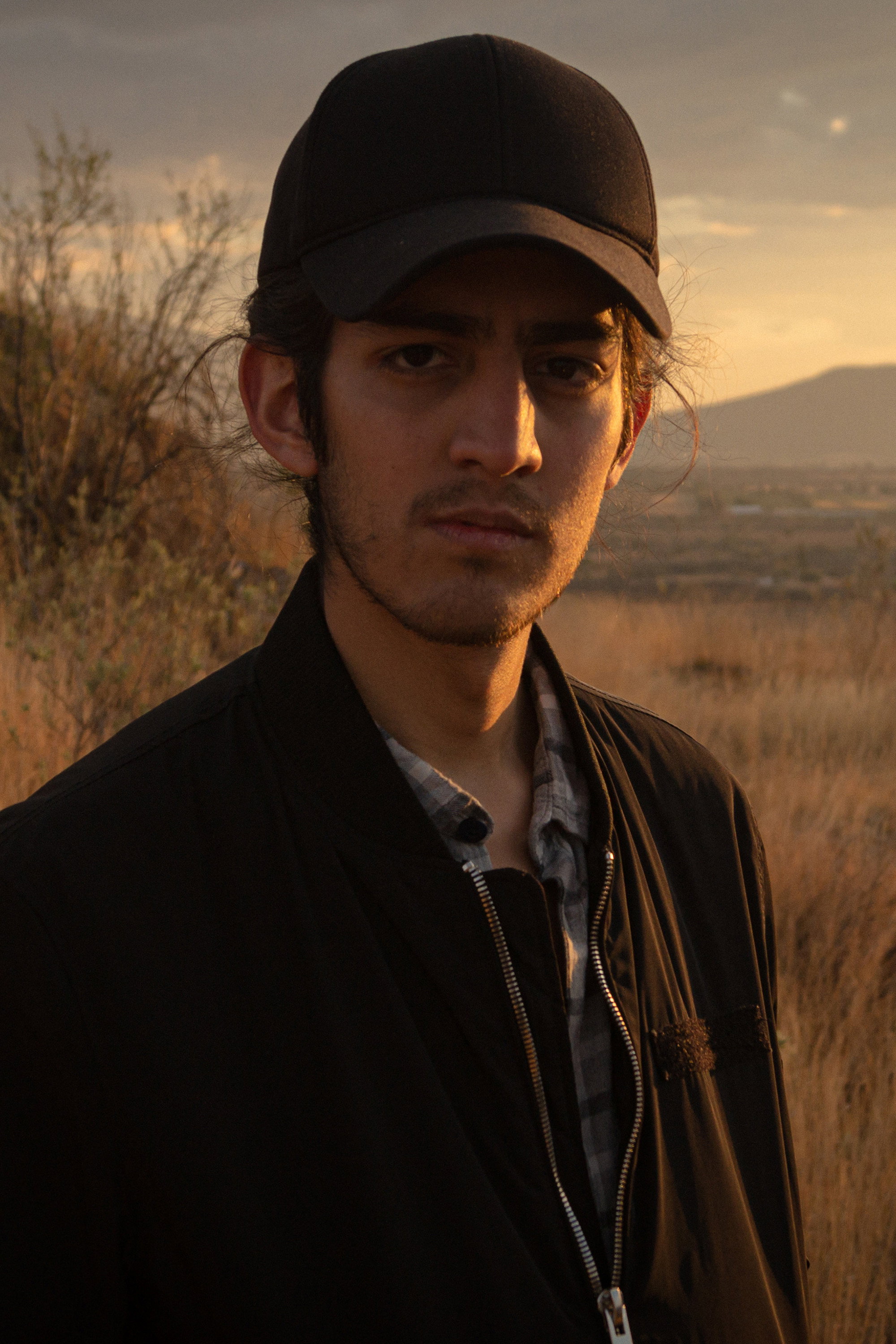 Sebastian Masso as Kike in Under the shadow