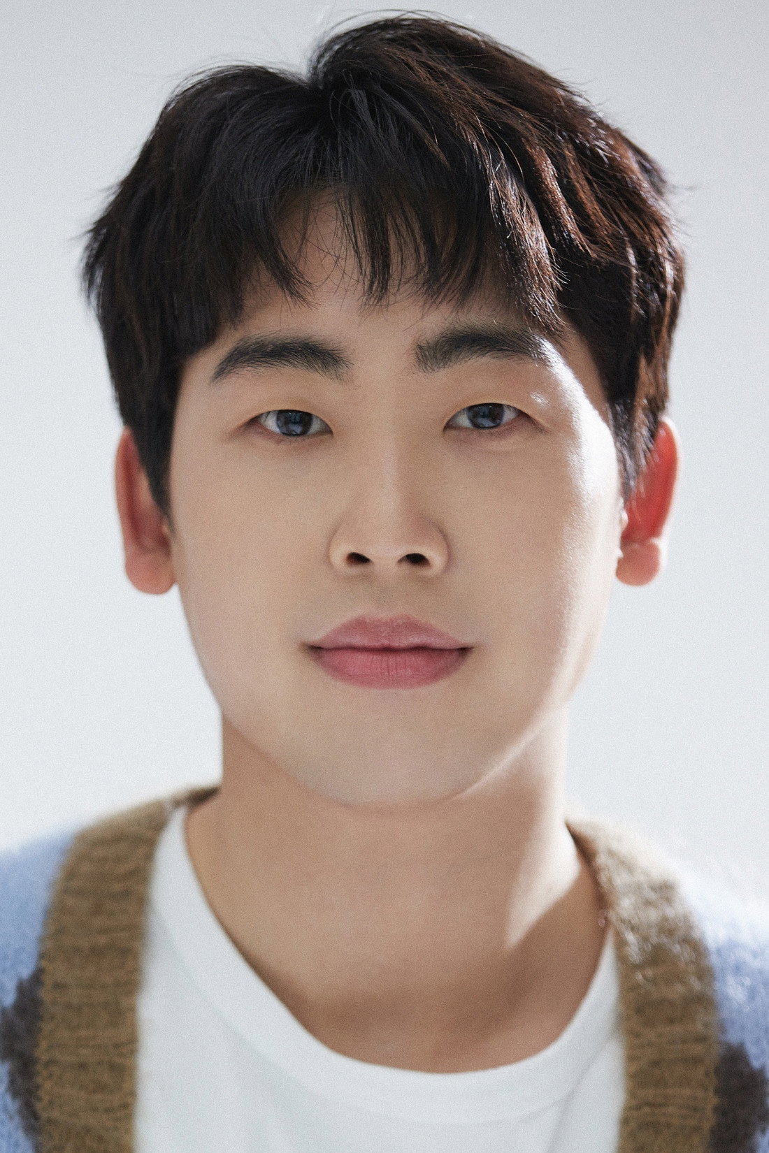 Choi Hui-seung as George Yong in Thumbs Up Feeds Me