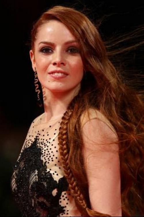 Camilla Diana as Sonia in Tommaso
