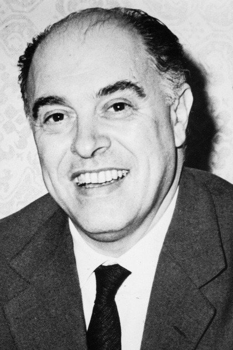 Carlo Ponti as Self (archive footage) in Sophia Loren, a special destiny
