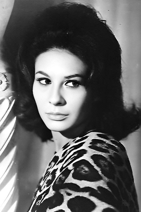 Franca Bettoia as Rita in Man of Straw