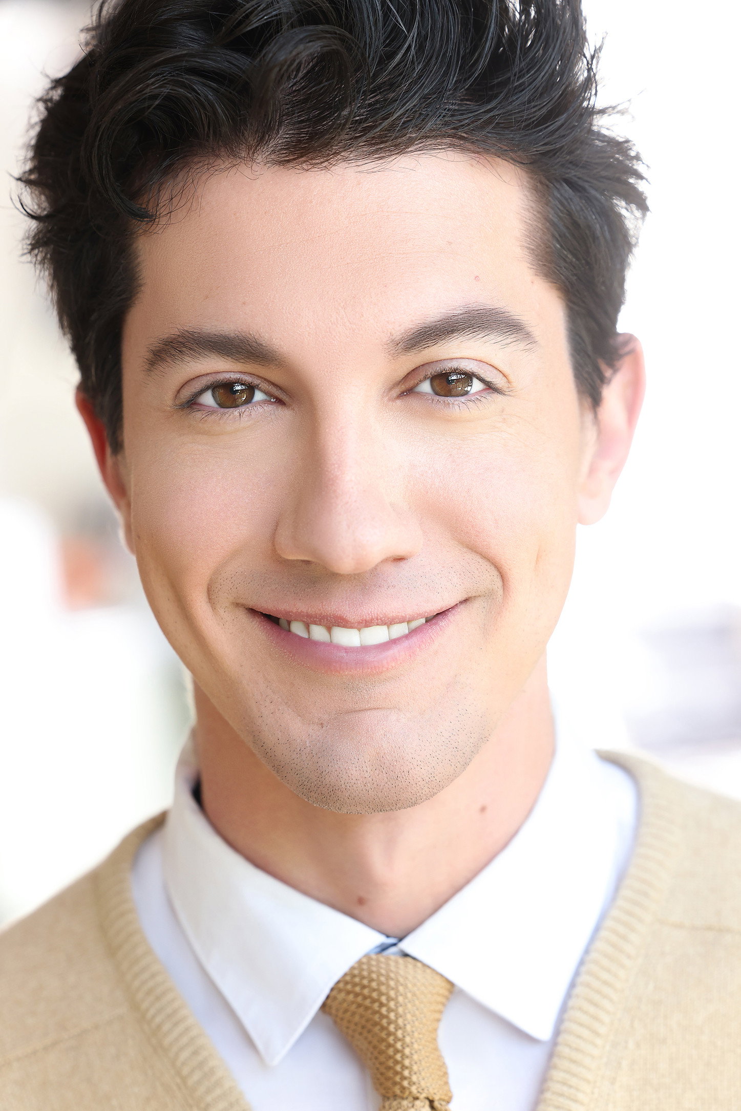 Jared Kusnitz as Louis 'Lou' Craft in Underemployed