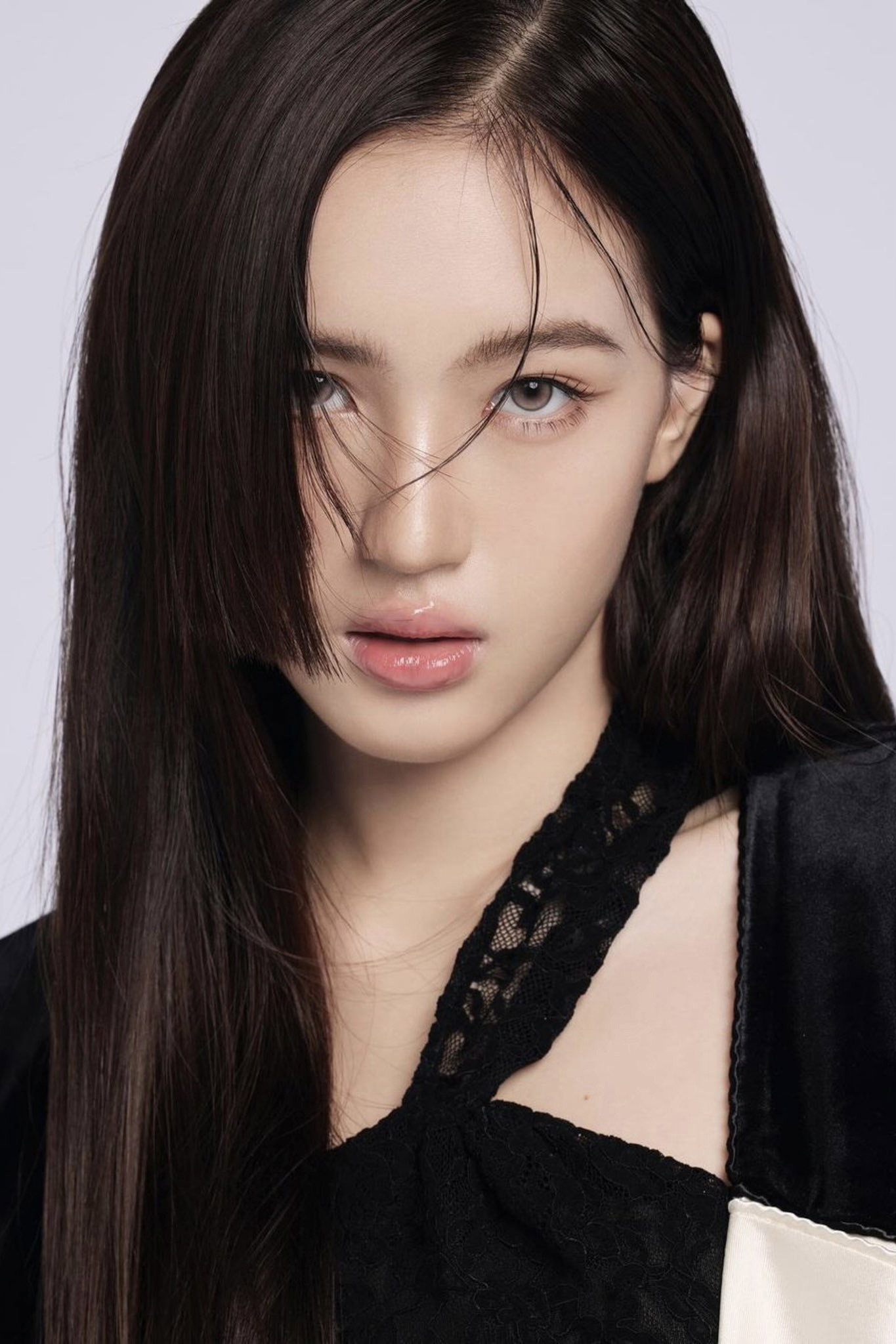แป้งจี่ ปภาวรินท์ สวัสดิเวช as Bell in ClaireBell