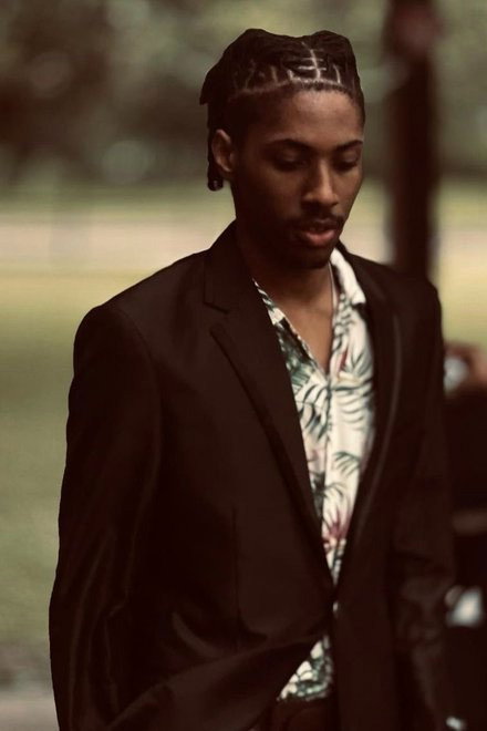 Shawn Lamont Smith as Friend in Grey Christmas
