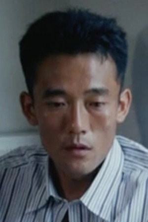 Kenzô Yamaguchi as Drunk in College Girl's Dating