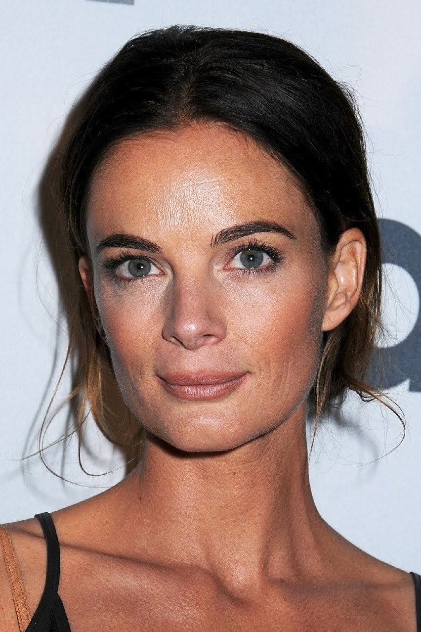 Gabrielle Anwar as Tracy Wright in Hideaway
