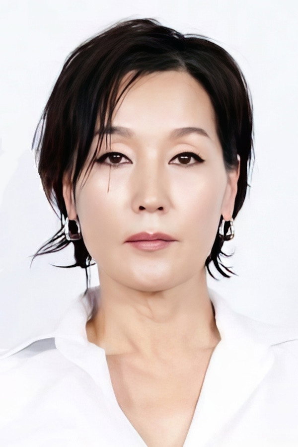 이혜영 as Cha Moon-Sook in Lawless Lawyer