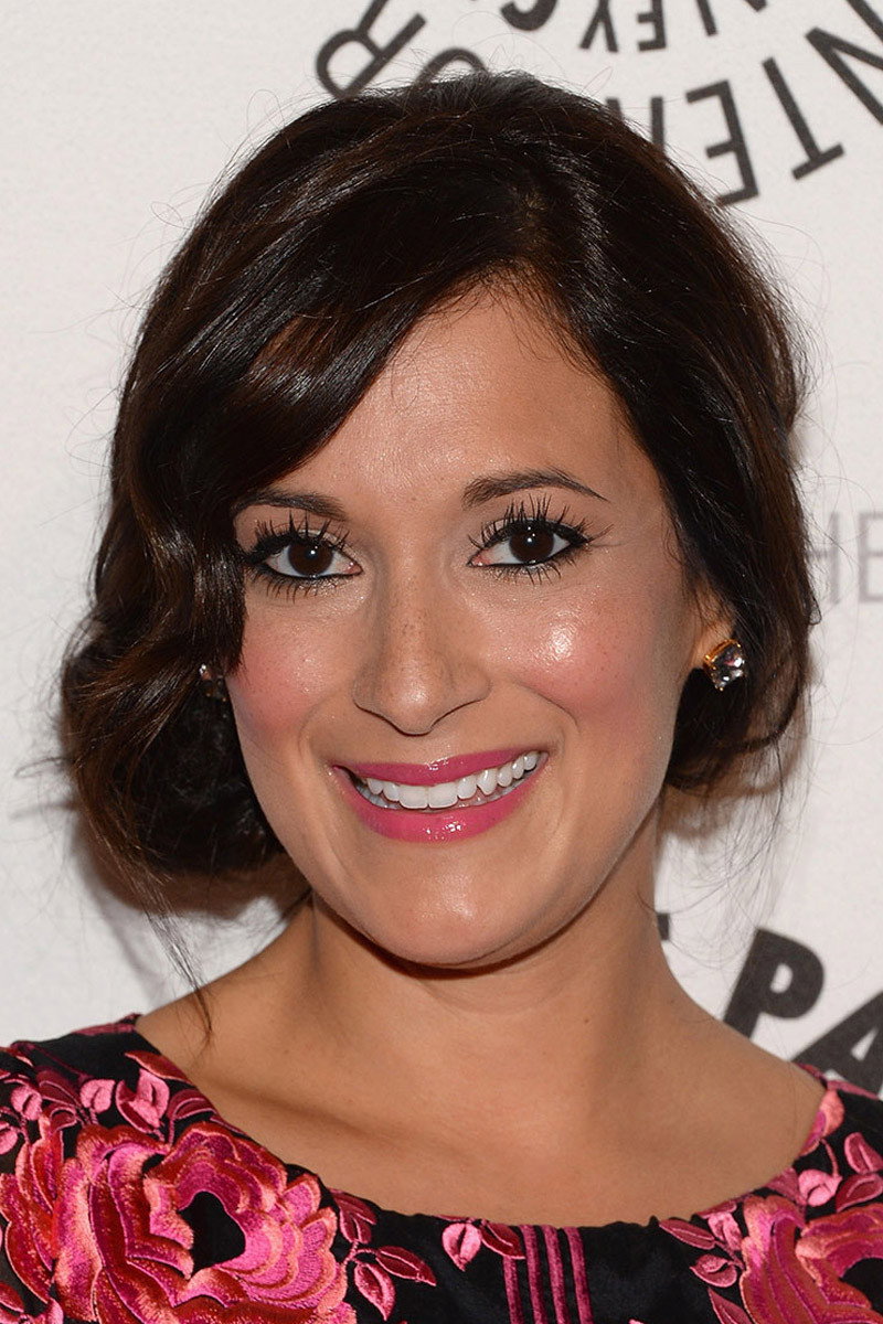 Angelique Cabral as Jen (voice) in Long Story Short