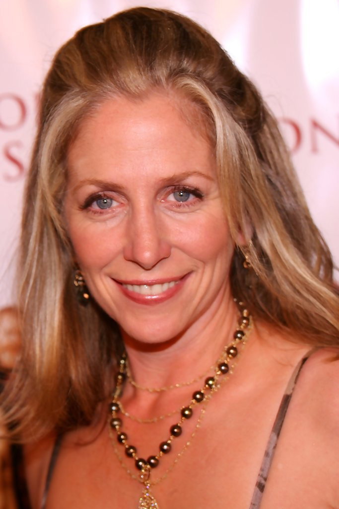 Carrie Aizley as Jocelyn Silverberg in The Thin Pink Line