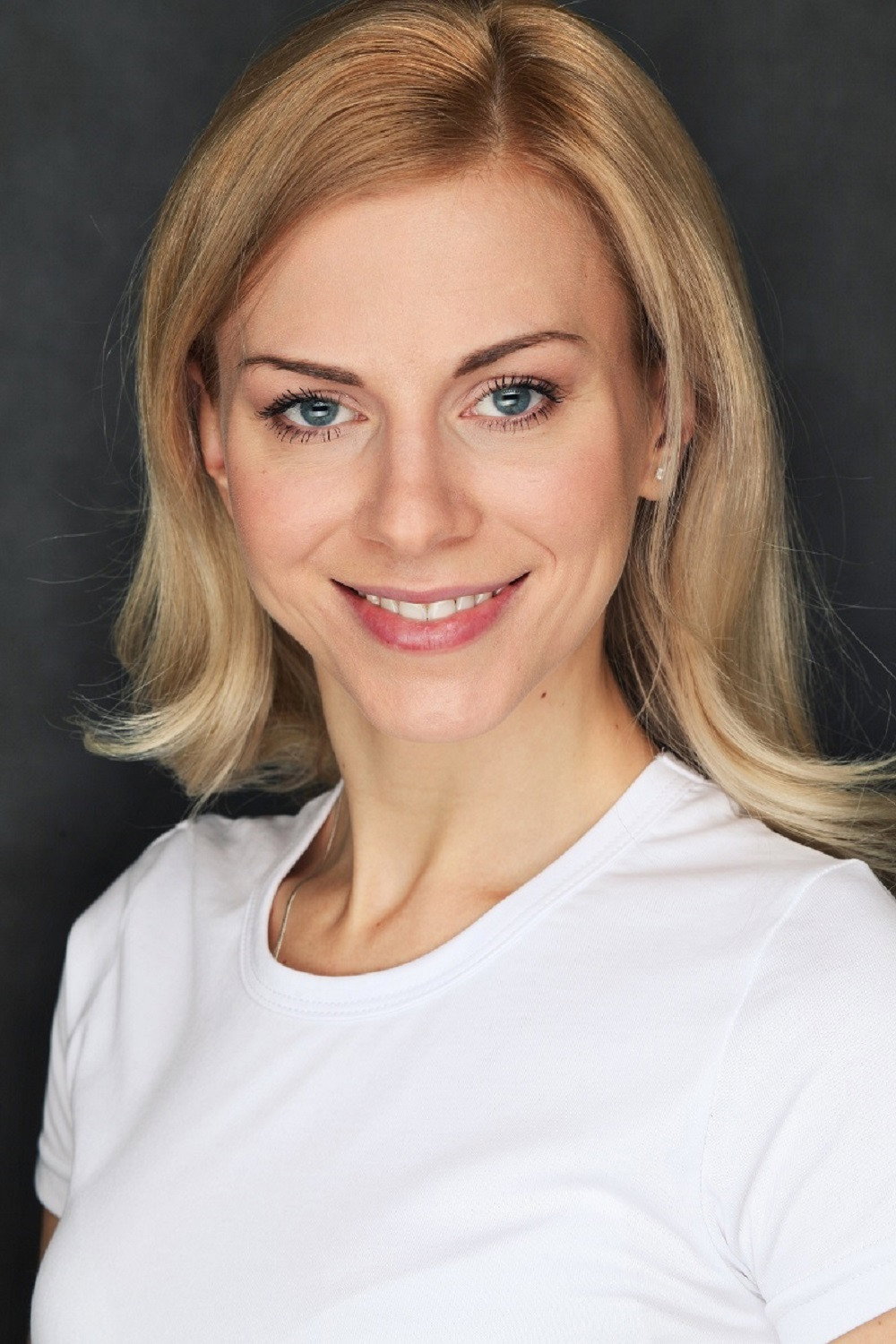 Юлия Юрченко as Дарья Коренева, игрок 4 in Insomnia