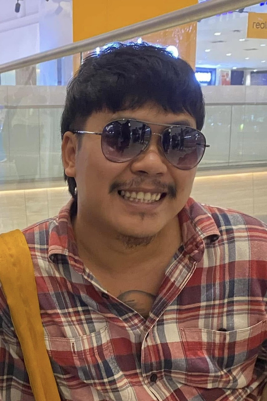 Songkran Sitthi as Bew in Best Friends Forever