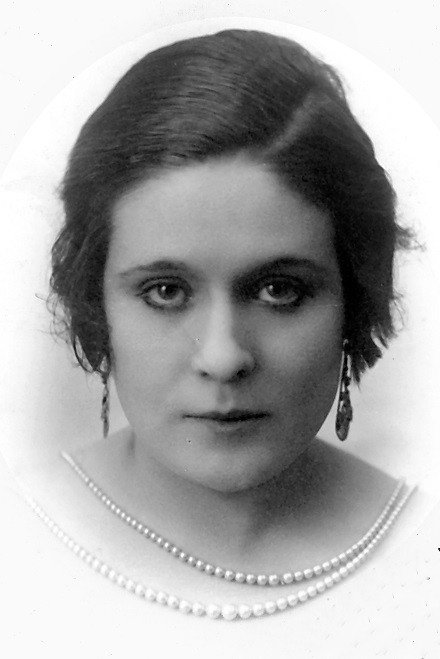 Pepita Fornés as María in Luna de sangre