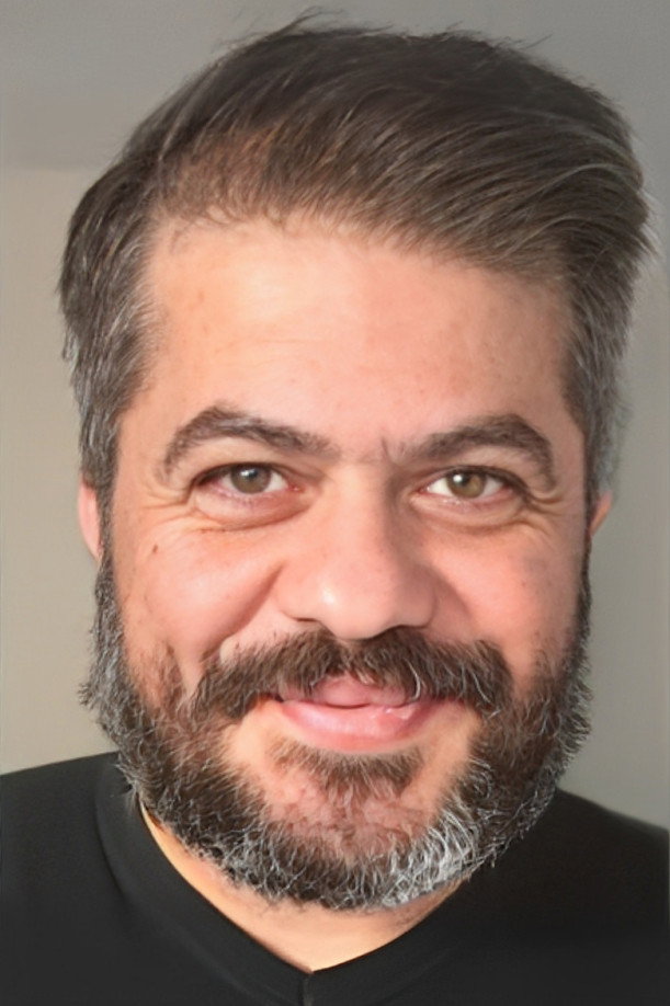 Arkın Gelenbe as Tekin in Aynalı Tahir