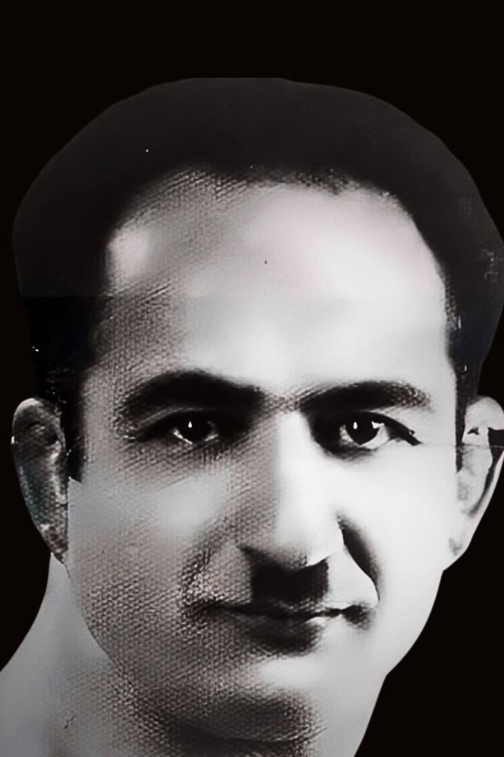 Habibollah Boloor as Bashir in A Woman Called Sharab
