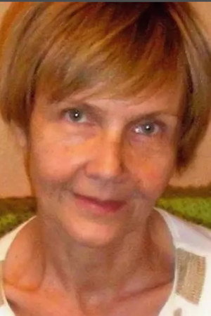 Elena Pavlovskaya as Кузина in The Treasurer's Wife