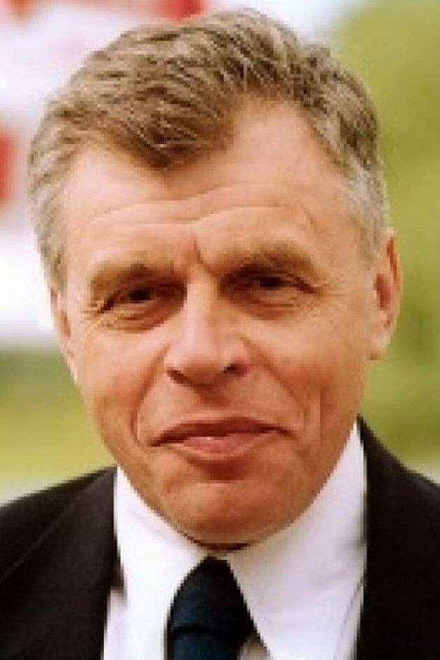 Jan Jurewicz as Pub Owner in Kop głębiej