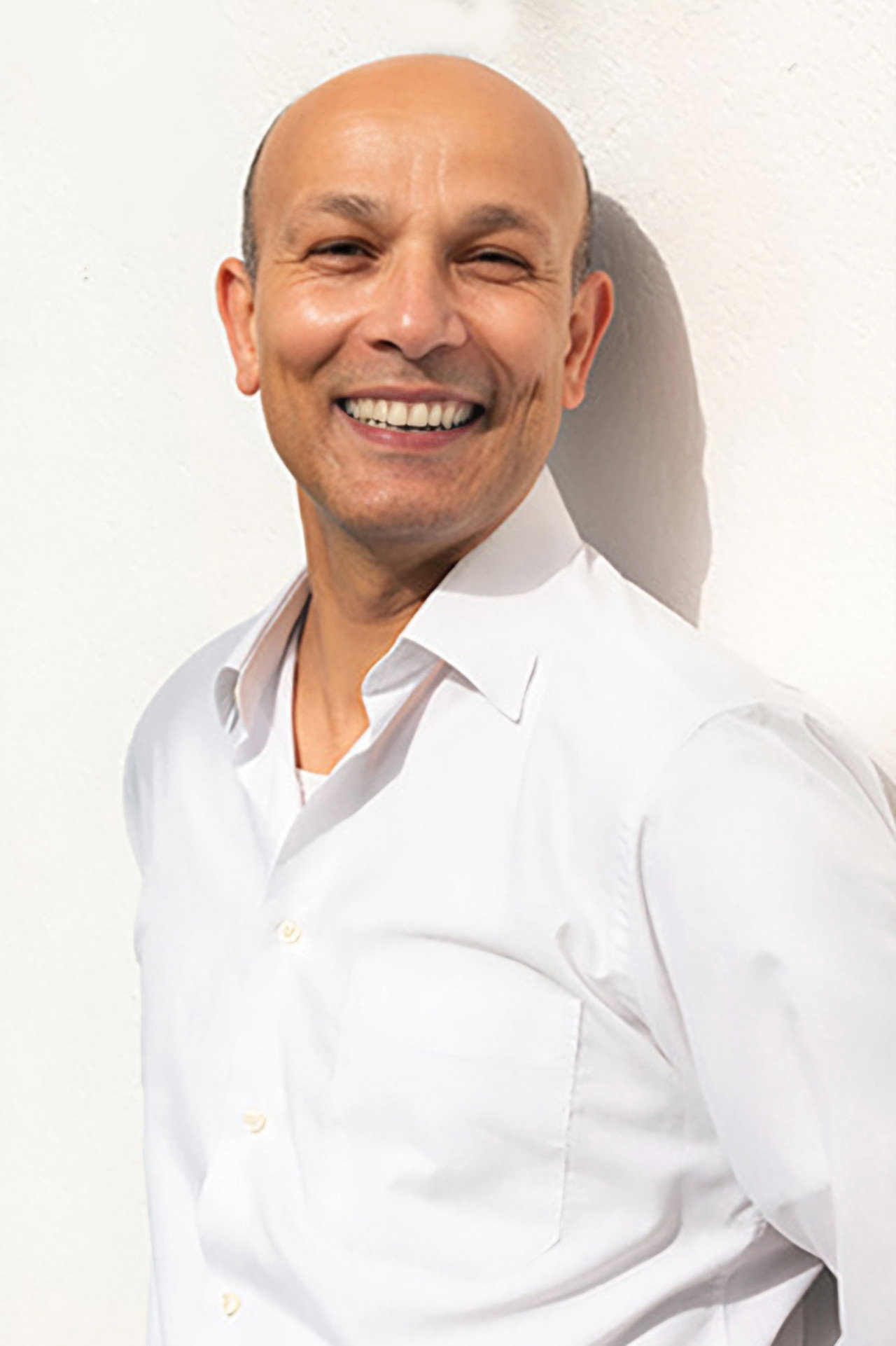 Mohammed Latrèche as Narrator in Zinet, Algiers, Happiness