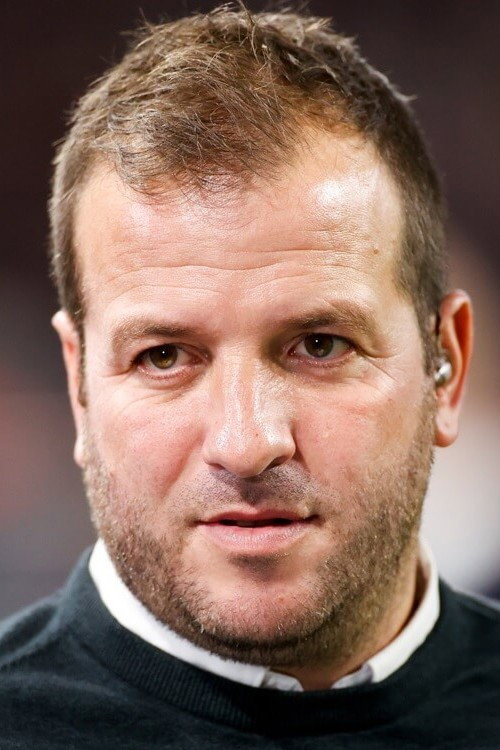 Rafael van der Vaart as Self - Host in Wes & Raf