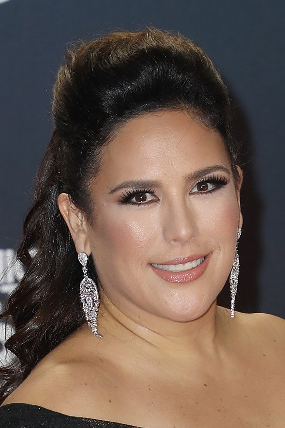 Angélica Vale as Wendy Nayeli Pérez in Amigas y rivales