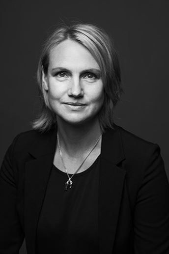 Tanja Lorentzon as Erika in Först när givaren är död
