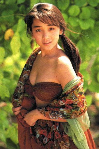 西田ひかる as Runa Kamizaki in Yamada baba ni hanataba o