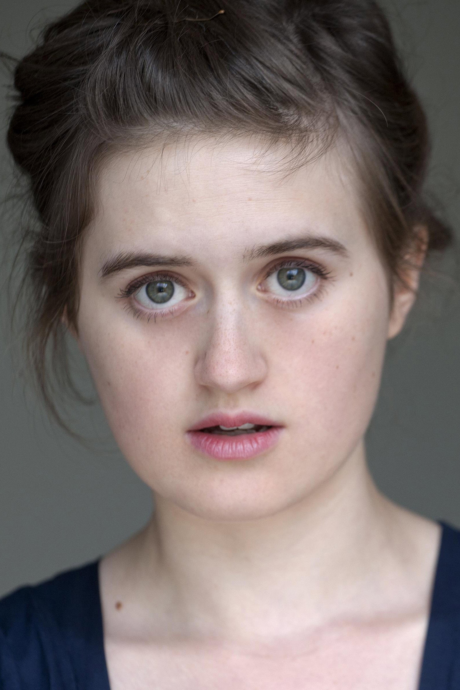 Ella Bruccoleri as Mary Bennet in The Other Bennet Sister