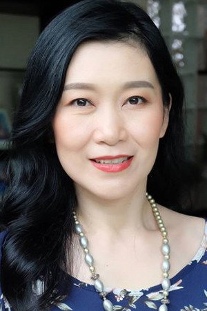 สุนทรี โชติพันธ์ as (segment "Fon") in Lost in Blue