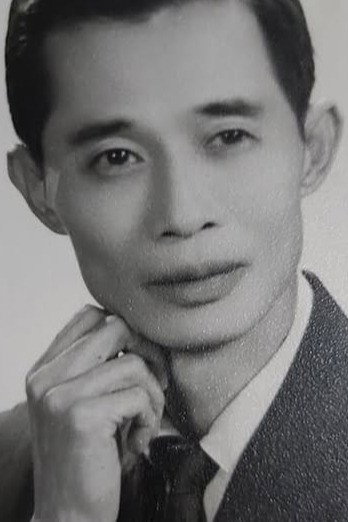 鄧寄塵 as Yummy in All the Wrong Clues