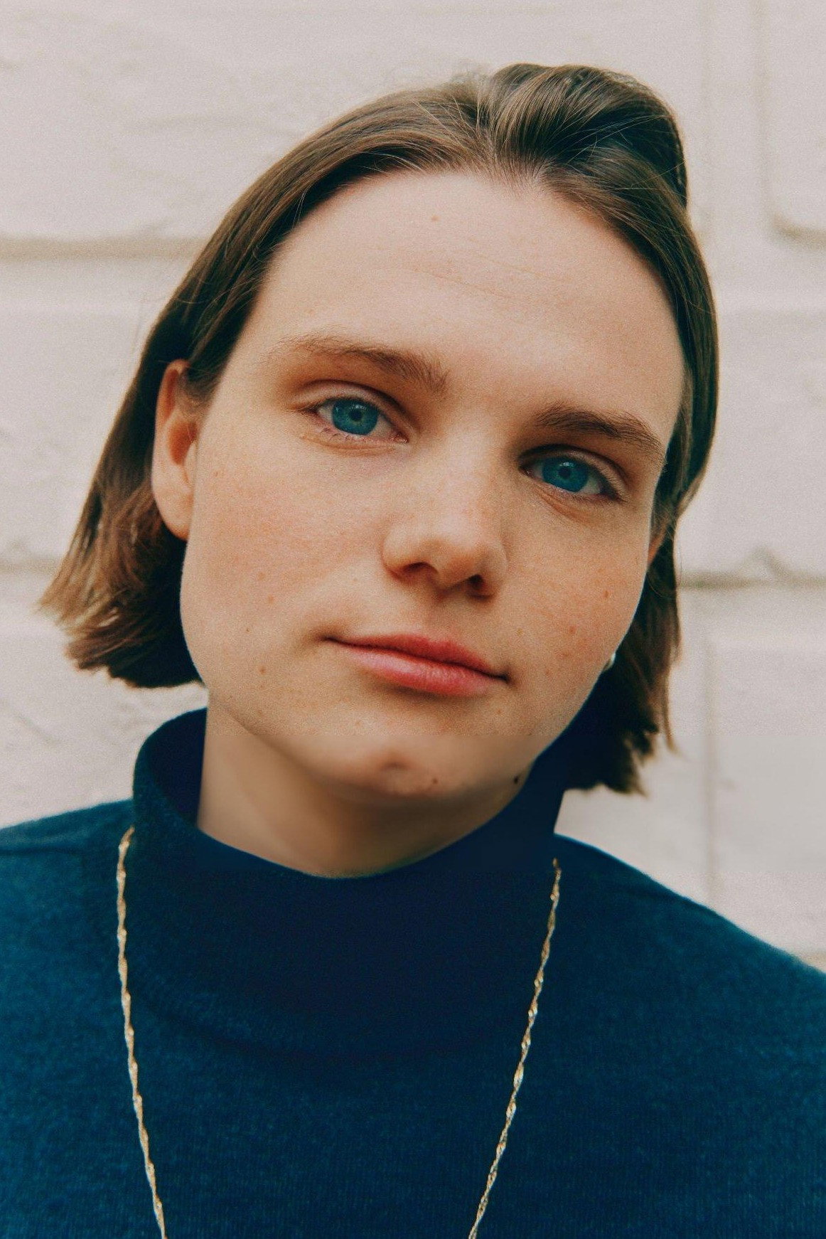 Zoé Héran as Annie Leroy in Let the Girls Play