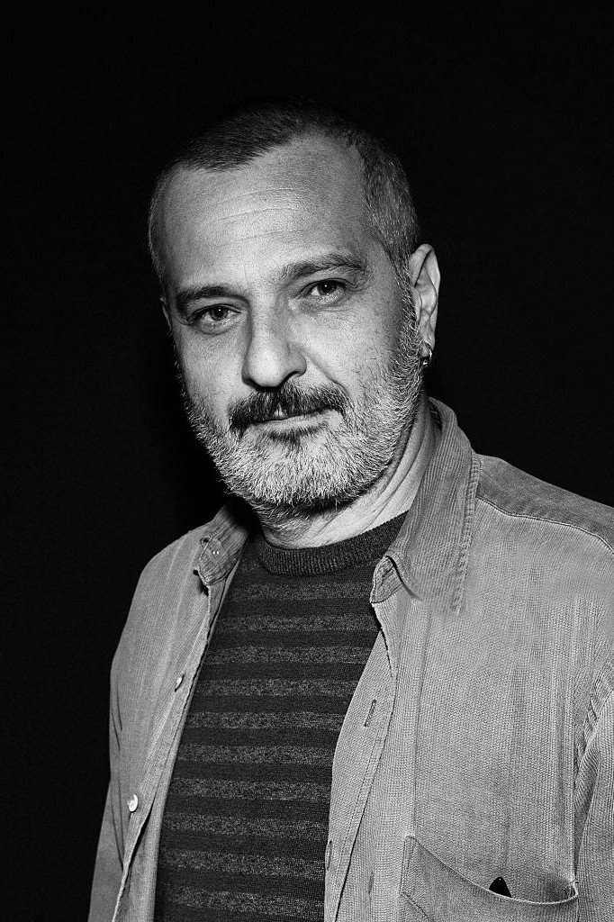Lírio Ferreira as himself in Amizade