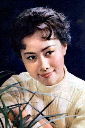 Huang Meiying as 胡湘玉 in A Long Journey