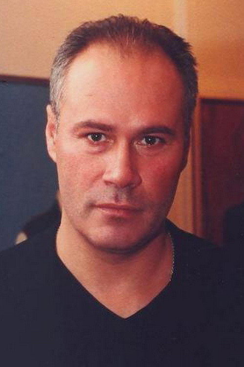 Oleg Gushchin as Михаил Тарасович Шлягун in Авантюристка