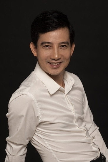 Hồng Quang as Dũng in Hoa hồng trên ngực trái