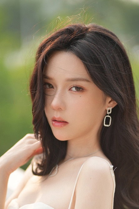 刘奕心 as Xiao Lu in Ruyi