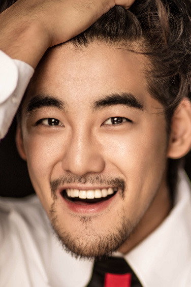 Liu Xianda as Han Renjie in Rolling World