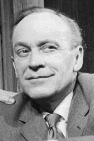 Hans Strååt as Larsson in Love Me!