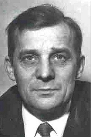 Bolesław Idziak as Major in Zabijcie czarną owcę