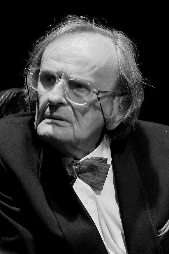 Stefan Burczyk as profesor in Weekend Stories: Little Faith