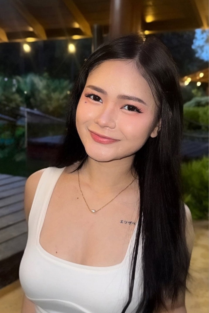 Rhed Bustamante as Liza P. Maristela in FlorDeLiza
