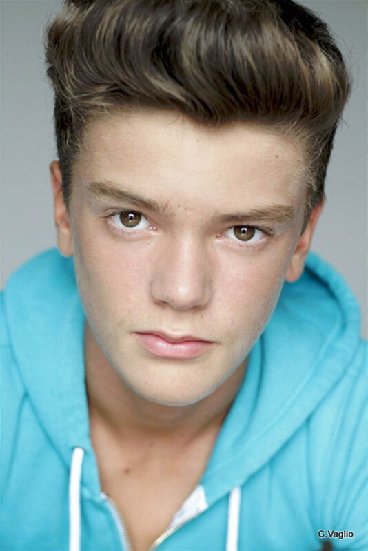 Joshua Mazé as Tristan in Lou!
