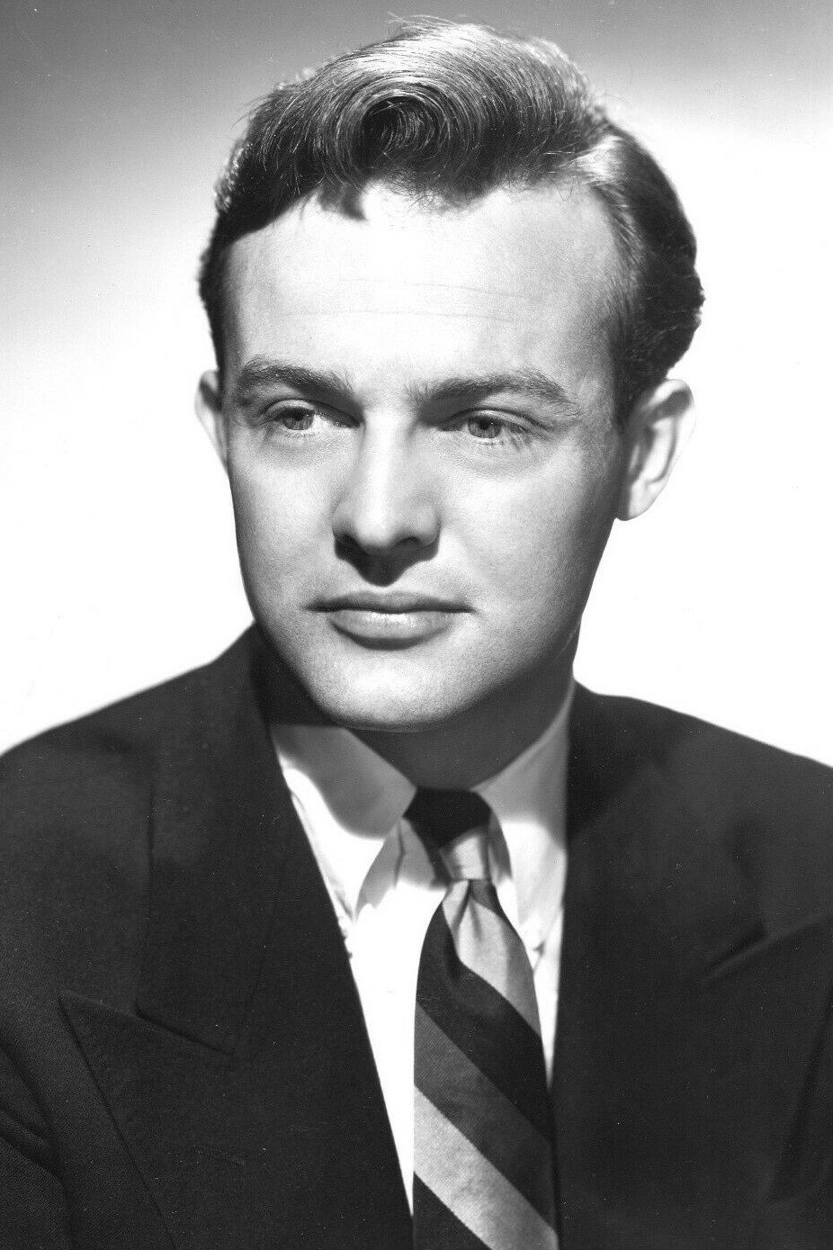 Byron Barr as Bill Smiley in Pitfall