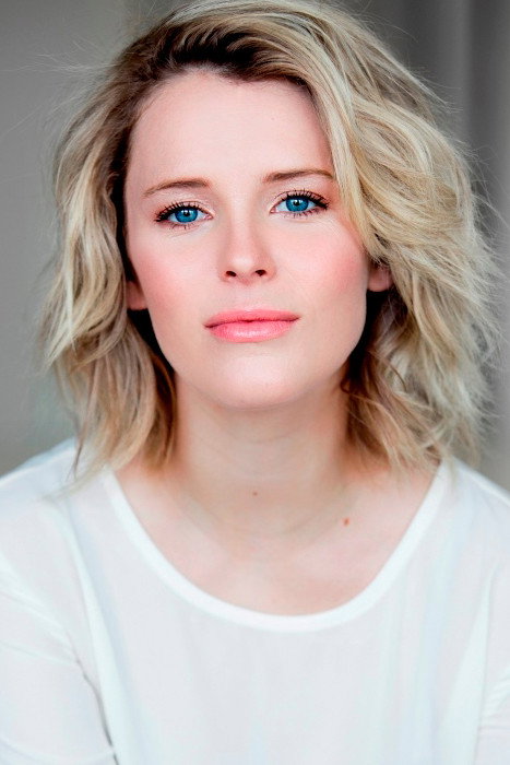 Charlotte Aubin as Actrice Talk Show in Red Rooms