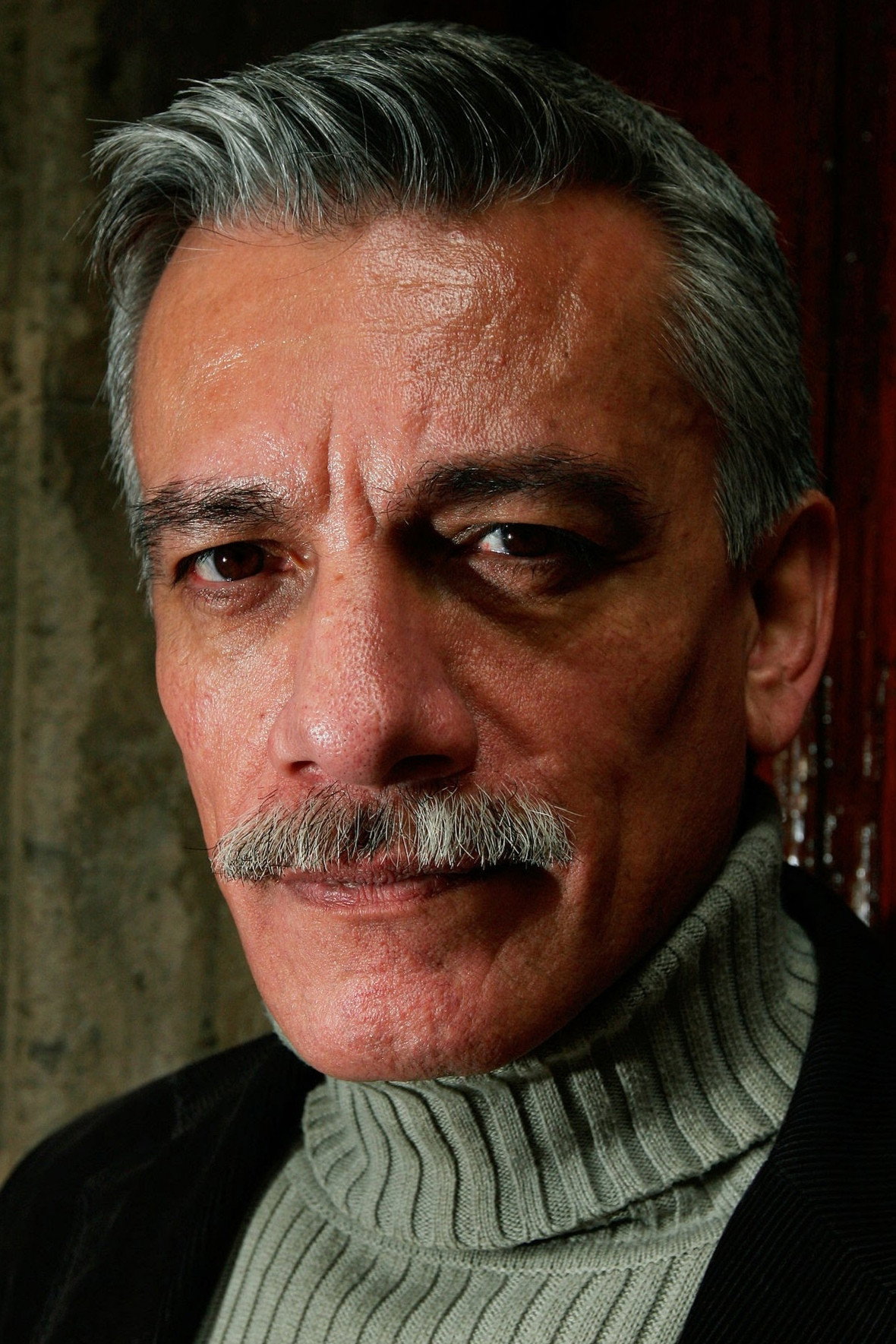 Juan Carlos Barreto as Manuel in Veinteañera, divorciada y fantástica