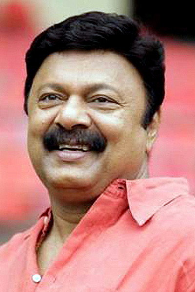 Lalu Alex as Kamalhasanan in Marubhoomiyile Aana