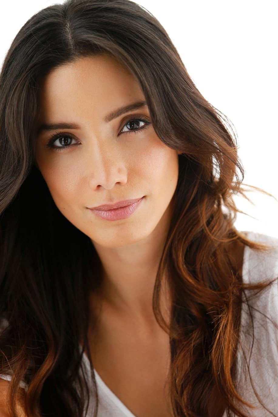 Cindy Luna as Maria Salinas in The InBetween