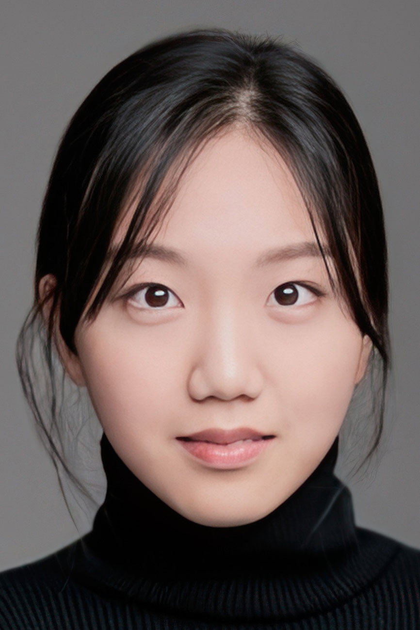 Ahn Se-eun as Young Myung-eun in Sisters on the Road